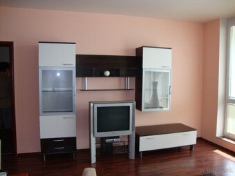 Prenájom pekný, slnečný 2 izb. byt Koloseo, Tomášikova BA - 2