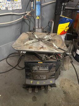 Vybavenie pneuservisu - 2