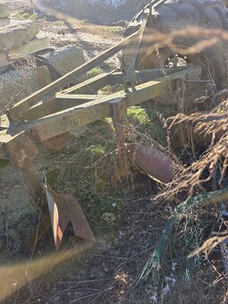 4 radličný pluh - 2