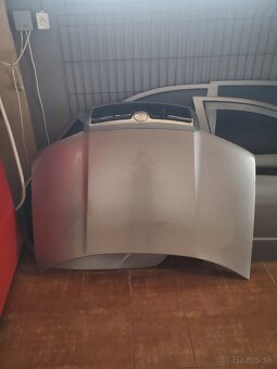 Skoda Fabia 1,4 mpi predna kapota - 2