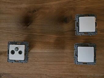 TOP: Zasuvky Legrand Niloe biele - 2