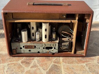 Predam baterkovy elektronkovy prijmac Tesla 3101 A - 2