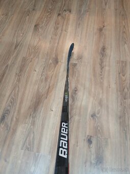 Predám spájanú hokejku Bauer Hyperlite - 2