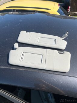 Predám bočné plasty okolo stropnice na Audi A3 8P - 2