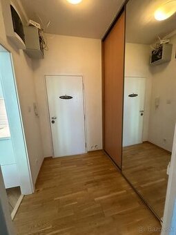 Na predaj pekný 2.5 izb. byt , výmera 58 m2, kompl. rekonšt. - 2