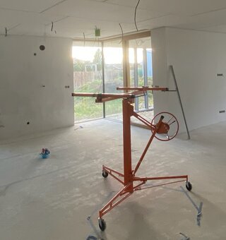 Zdvihák na sadrokartón (rezervovany do 1.10.) - 2