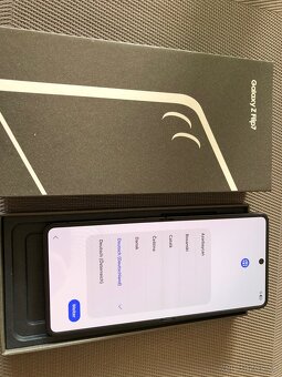 Samsung Galaxy Z Flip 7 256Gb Black - 2