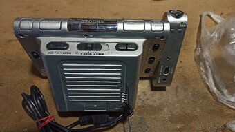 Rádio budík s projekciou času - 2