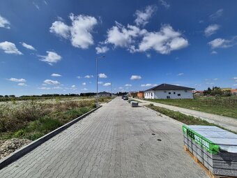 🏡 Stavebný pozemok v novej lokalite – Dvory nad Žitavou - 2