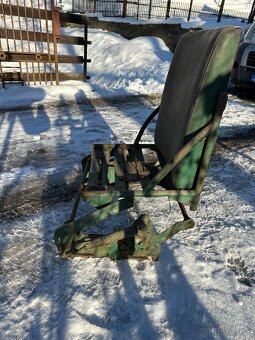 Sedačka zetor 25 A - 2