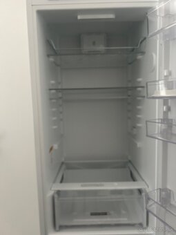 Ponúkam chladničku s mrazničkou - 2