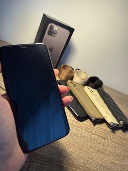 Predám Iphone 11 pro 256GB - 2
