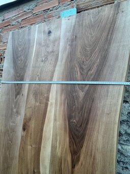 Orechova stolova doska - 2