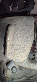 Zadné strmene, brzdy - 2