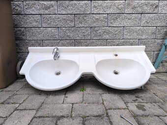 Keramické dvojumývadlo - používané - 2