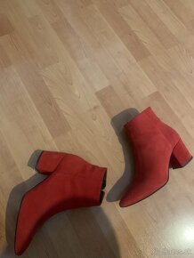 Červené topánky - 2