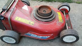 Spodok kosačky motor jikov závod Vodňany - 2