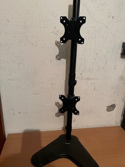 Stojan na PC - 2