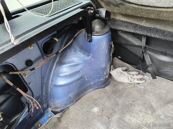 Predam Volkswagen Polo Fox Mk2 1.0benzin r.v95 naj 220000km - 2