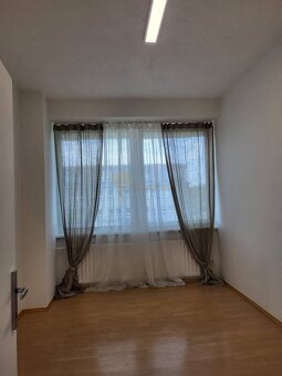 Kancelárie, Drieňová ul., Ružinov, 1 x 12,5 m2 a 1 x 25 m2 - 2