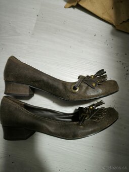 Hnedé takmer nové kožené mokasíny s Rakúska veľkosť 37 nové - 2