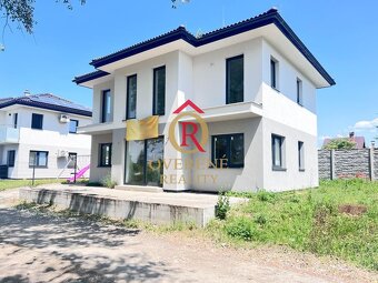 Ponúkame na predaj HOLODOM s výnimočným výhľadom na jazero v - 2