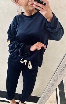 Damska talianska velurova suprava navy - 2