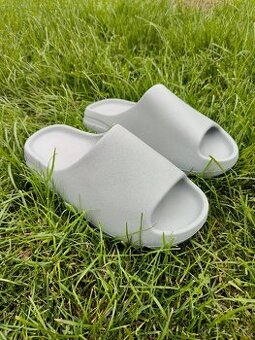 Yeezy Slide Mint 44.5 - 2