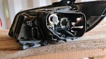 Audi Q7 LIFT LED xenon pravy - 2