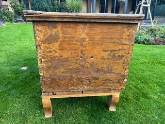 Stará drevená truhlica - 2