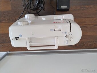 Predám šijací stroj Singer - 2