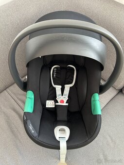 Autosedačka Cybex Aton B2 i-Size + ISOFIX Base One - 2