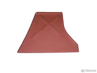 Tatra 613 - podlahy pod autobaterii - 2