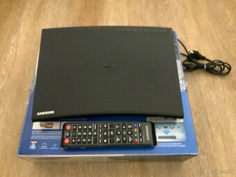 Blu-ray / DVD prehrávač Samsung BD-J5900 - 2