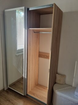 Šatníková skriňa so zrkadlom - 2