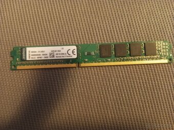 7 x 2 GB DDR3 Corsair + 1 x 4 GB DDR3 Kingston - 2