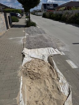 Ponukam za odvoz strk, makadam , piesok - 2