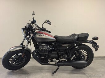 Moto Guzzi V9 Bobber - 2