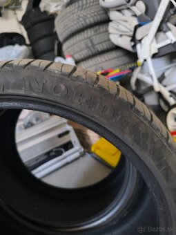 235/35 r19 - 2
