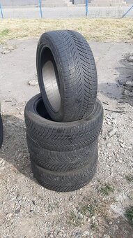 245/45r19 102V Nokian zimne - 2