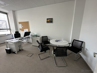 Prenájom 2 kancelárii o výmere 60,39 m² na Galvaniho ulici v - 2