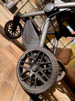 Luxusný kočík AMG Mercedes - 2