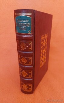 V koži viazané luxusné publikácie:Hájnikova žena,Dobré rady - 2