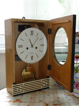 Predám nástenné hodiny Jantar, made in USSR, funkčné - 2