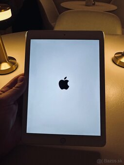 iPad Air 2 zlatý 128GB - 2