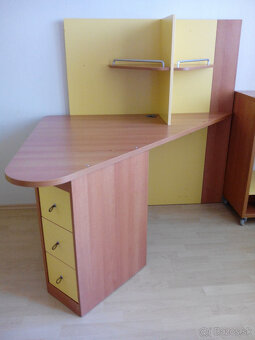 písací stôl - 2