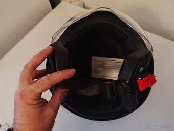 Otvorená prilba. - 2