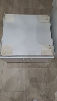 Skrinka pod pracku - 2