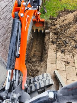 Práca s minibagrom - 2