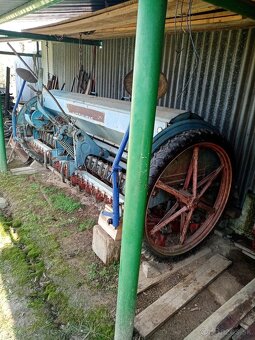 Sejačka Isaria, brány - 2